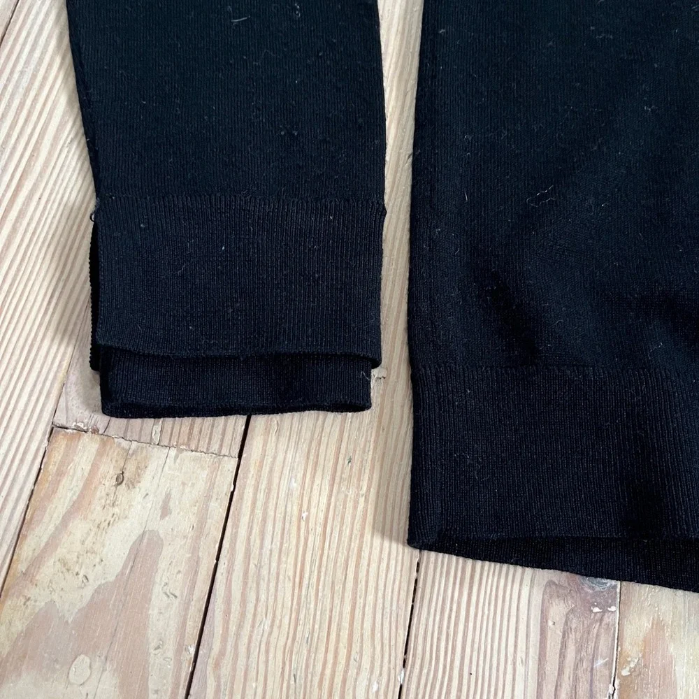 Banana Republic Black 100% Merino‎ Wool Crewneck Sweater Womens Medium casual - Picture 2 of 9